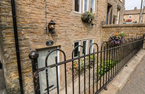 Hayfield House | The Old Cobblers