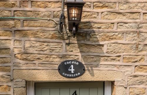 Hayfield House | The Old Cobblers