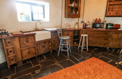 Cemaes Bay Cottage | THE OLD CORNMILL, pet friendly, country holiday cottage in Cemaes Bay