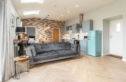 Bryngwran Cottage | The Old Dairy - sleeps 4 guests in 2 bedrooms