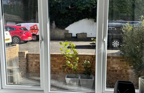 Ramsgate House | The Old Dairy with Parking - Dog Friendly