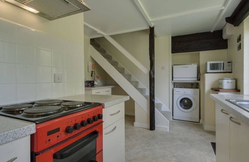 Bodmin Cottage | THE OLD ENGINE HOUSE, pet friendly, with open fire in Tretoil