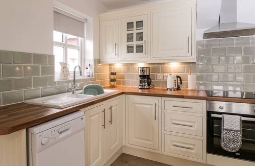 Drybrook House | THE OLD FORGE LODGE, romantic, character holiday cottage in Drybrook