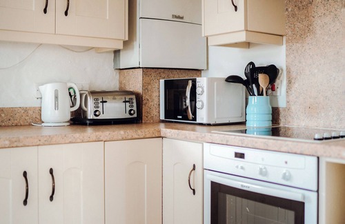 Lydstep Cottage | The Old Forge - UK6724