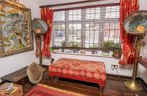 Hamble-le-Rice House | THE OLD HOUSE, pet friendly, character holiday cottage in Hamble