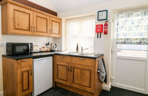 Barmston Cottage | THE OLD JOINER'S SHOP, pet friendly, with open fire in Barmston