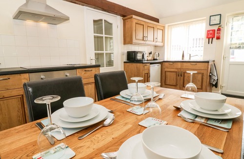 Barmston Cottage | THE OLD JOINER'S SHOP, pet friendly, with open fire in Barmston
