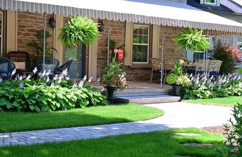 Mississippi Mills House | The Old Mill Manor: optional chef, pool, hot tub, docks, tiki bar & grill,