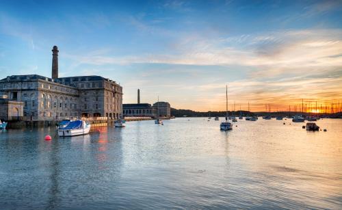 Plymouth Villa | The Old Naval Laundry - Pure B