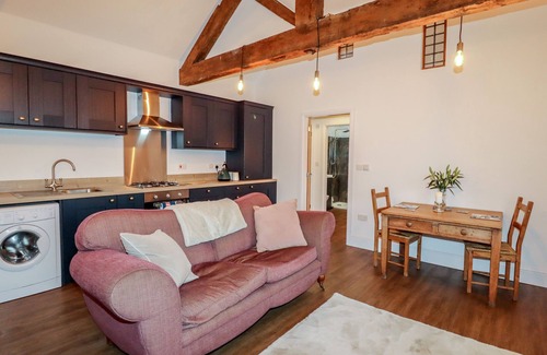 Gwaenysgor Near Prestatyn Cottage | THE OLD PARLOUR, romantic, with a garden in Dyserth