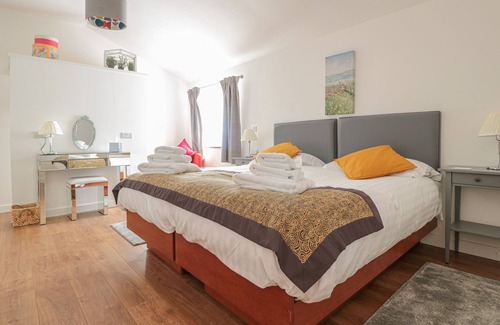Aymestrey Cottage | THE OLD POWER HOUSE COTTAGE 2, romantic, with a garden in Shobdon
