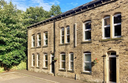 Wadsworth Cottage | THE OLD RIVERSIDE SCHOOL HOUSE, pet friendly in Hebden Bridge