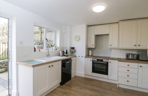 Longborough House | THE OLD SCHOOL HOUSE, pet friendly in Stow-On-The-Wold