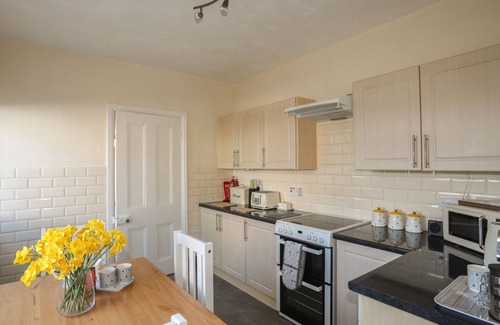 Bodorgan Cottage | THE OLD SCHOOL HOUSE, pet friendly, with hot tub in Bodorgan
