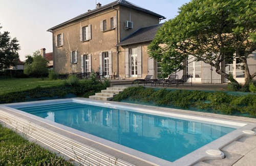 Montredon-Labessonnie Villa | "The old school" in authentic southern French village with high ceilings inside and out