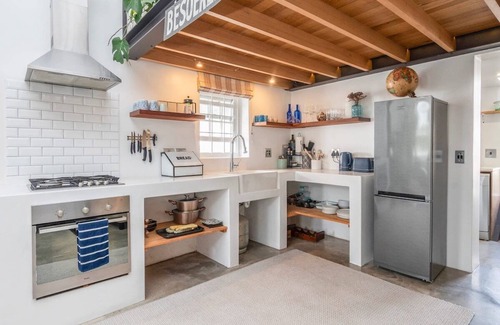 Kalk Bay Apartment | "The Old Shop" loft apt in the heart of Kalk Bay