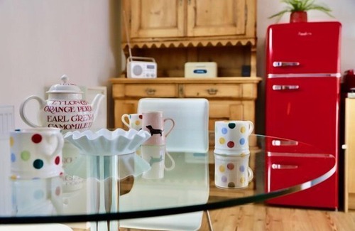 Hollington Cottage | The Old Smithy is a beautifully restored, luxury barn conversion set in the peaceful village of Hollington, just a short drive from the breathtaking landscapes of the Peak District National Park.