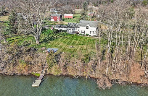 Allegan House | The Old Snow Farm: Lake Allegan Waterfront, Classic Farmhouse, Fire Pit, Patio