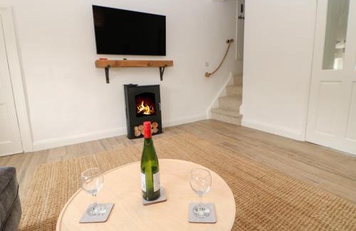 Reeth House | The Old Store, 2 Alpine Terrace