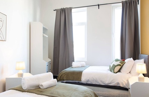 Castle Apartment | The Old Tartan Apartments 15
