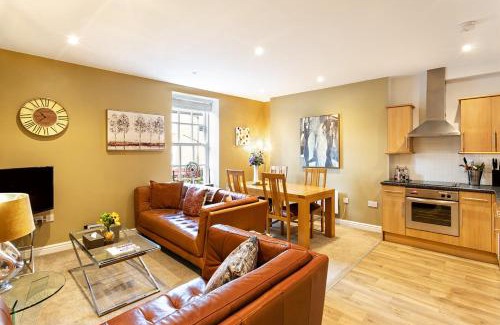 Harrogate City Centre Apartment | The Old Toffee Works, Montpellier Quarter, Next to Pump Rooms FREE PARKING