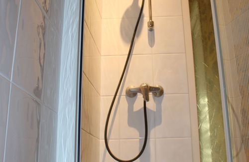 Lamure-sur-Azergues House | The Old Walls, a large apartment with floor and pool