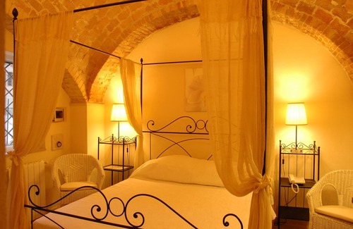 Ripalta Hotel | The Olive Inn