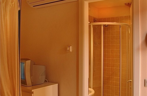 Ripalta Hotel | The Olive Inn