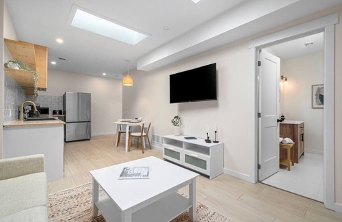 Belleville Apartment | The Olympia: Front Street Flats
