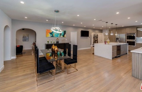 Carthay Circle Villa | The Olympic Onyx Villa