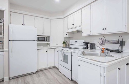 Rosemont-La Petite-Patrie Apartment | The Olympic Stadium Cozy 2 king size beds