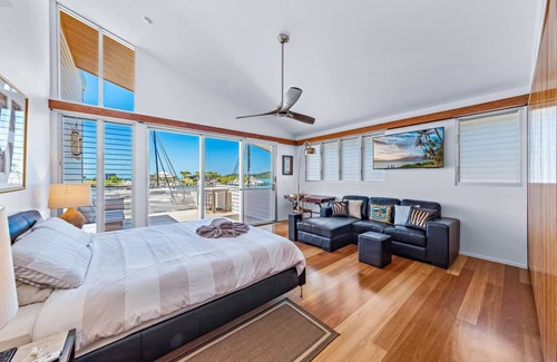 Airlie Beach House | The one and only - Waterfront living at its best