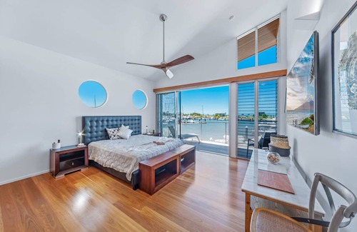 Airlie Beach House | The one and only - Waterfront living at its best