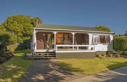 Onemana House | THE ONEMANA COTTAGE - ONEMANA HOLIDAY HOME, with a garden in Onemana