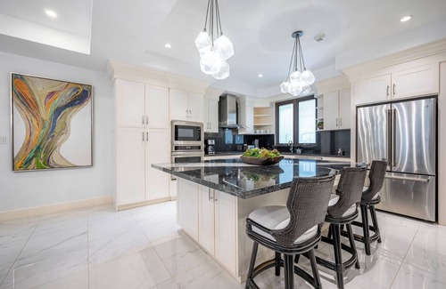 Playa Flamingo Condo | The Only 7-Bedroom at Splendor – Luxury Oceanview Condo with Rooftop
