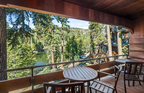 Bear Valley Cabin | The only Bear Valley lakefront + beachfront cabin with ski in-out access