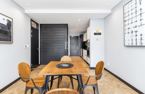Victoria and Alfred Waterfront Apartment | The Onyx 719 - Studio Apartment, Sleeps 2