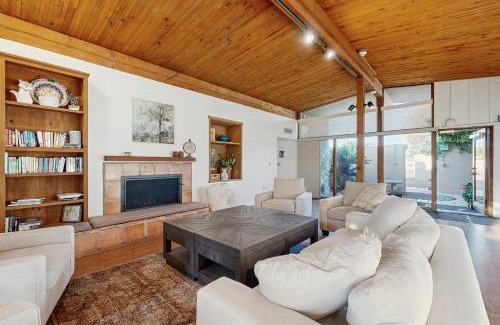 Alhambra House | The Orangewood Oasis