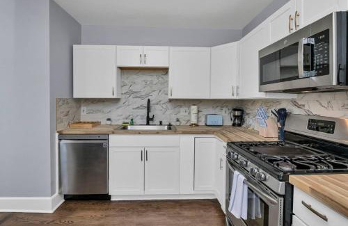 Columbia House | The Orchard at Isabel-Near USC