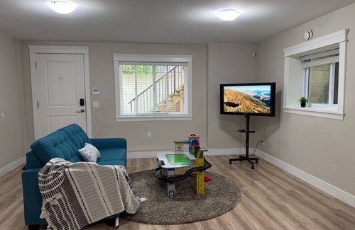 Fleetwood House | The Orchard Basement Cozy 2BR