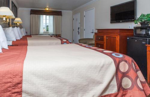 Ukiah Hotel | The Orchard Hotel Ukiah Wine Country Free Breakfast, Pool, & Hot Tub