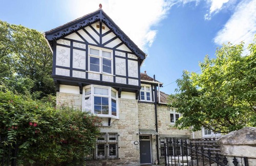 Bonchurch House | The Orchards