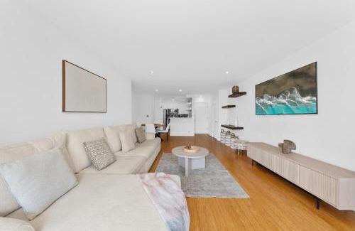 Wilshire Montana Apartment | The Orchid-Beachfront Bliss Spacious 2BR Apt In Santa Monica