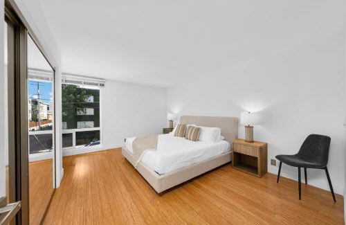 Wilshire Montana Apartment | The Orchid-Beachfront Bliss Spacious 2BR Apt In Santa Monica