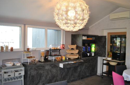 Roz-sur-Couesnon Hotel | The Originals Boutique, Hôtel Les Quatre Salines, Le Mont Saint-Michel Sud