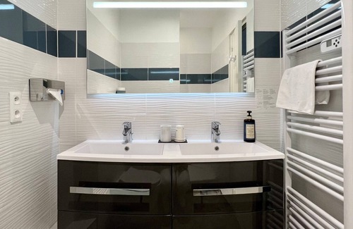 Loches Hotel | The Originals Boutique, Hôtel Le George, Loches