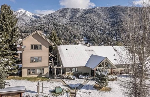 Big Sky Meadow Village Condo | The Otter: Big Sky Nordic Ski Hub, Hot Tub, Spacious Lodging for Everyone