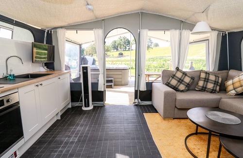 Llandrindod Wells Cottage | The Otter