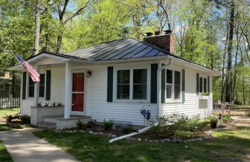 King Cottage | The Otter House Cottage -Waupaca Chain O Lakes