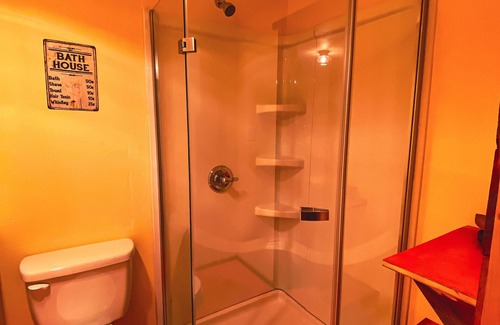 Truth or Consequences Cabin | THE OUTLAW CASITA: A Private Pet Friendly Tiny Home w/Hot Springs